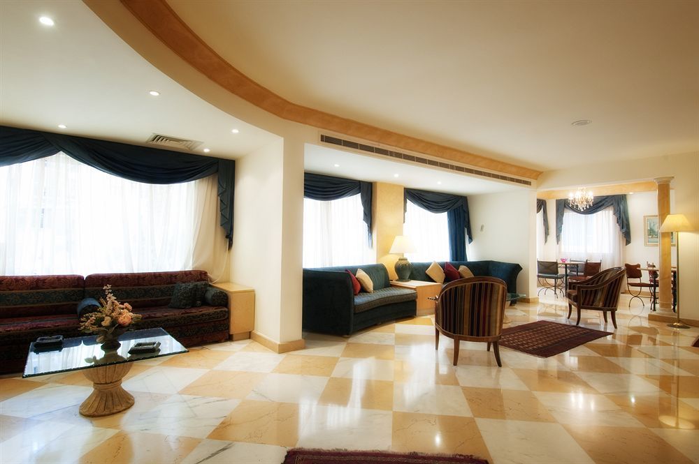 ביירות Rawche Universal Apartments מראה חיצוני תמונה