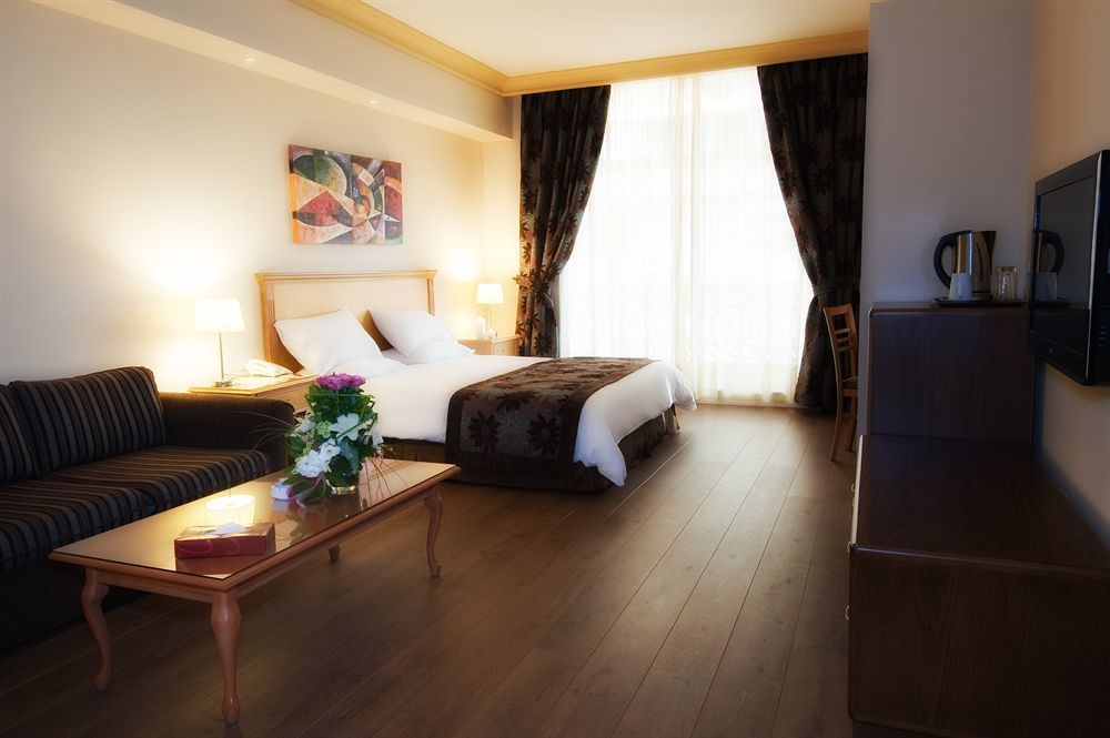 ביירות Rawche Universal Apartments מראה חיצוני תמונה