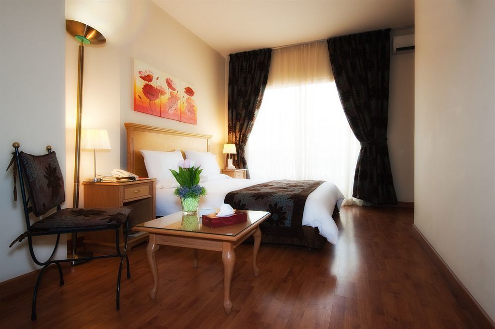 ביירות Rawche Universal Apartments מראה חיצוני תמונה